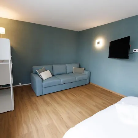 Le 3 Tassigny Climatise Apartament *